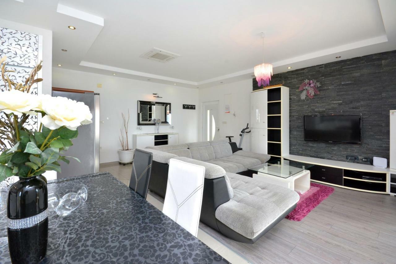 Beach Apartman Petra Podstrana Exteriér fotografie